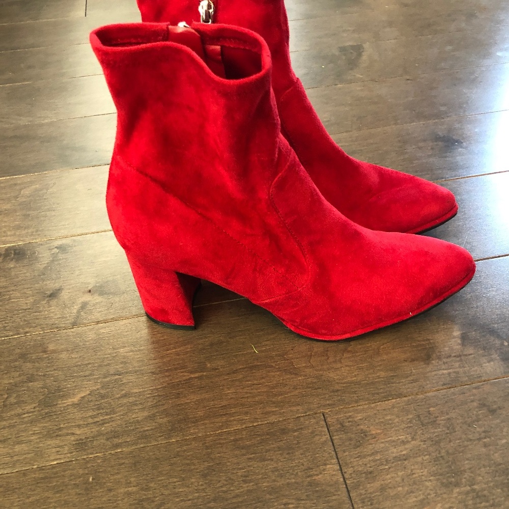 Marc Fisher Red Suede Boots size 8M new without tags